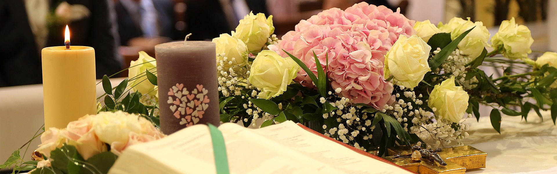 Symbolfoto Blumen Bremkens - Blumen - Hochszeitssträuße - Pflanzen - Trauerfloristik