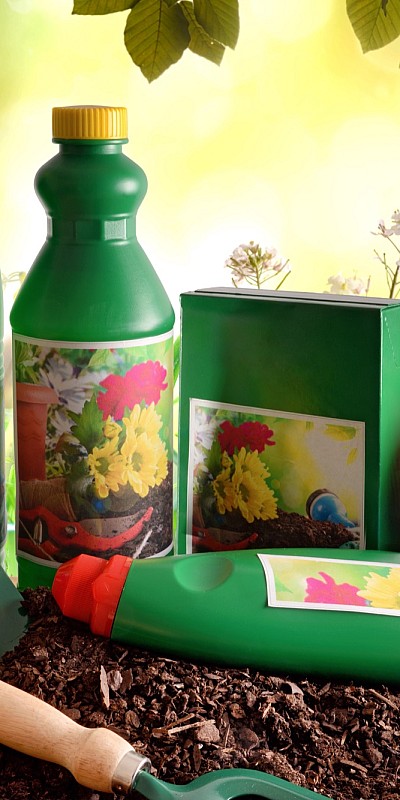 Symbolfoto Blumen Bremkens - Blumenzubehör von Dünger bis Vasen