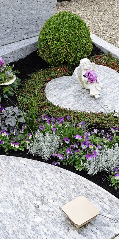 Symbolfoto Blumen Bremkens - Grabbeplanzung - Grabfloristik