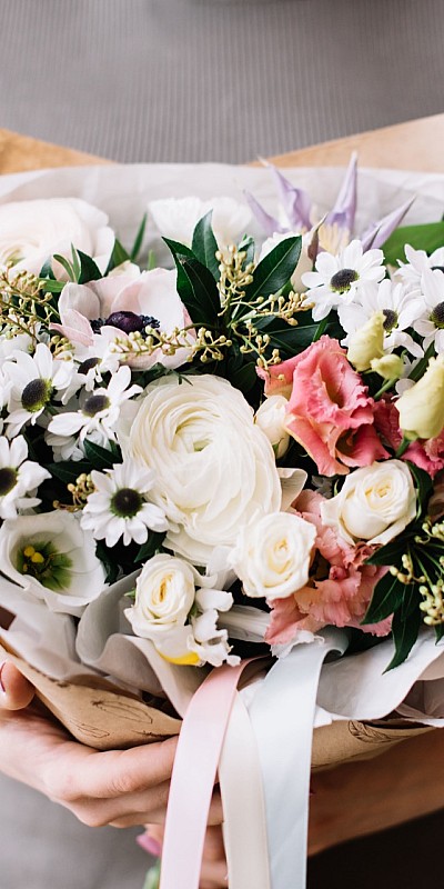 Symbolfoto Dormagen | Blumen Bremkens - Hochszeitssträuße - Pflanzen - Trauerfloristik